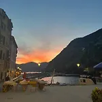 Lisettarooms * Vernazza
